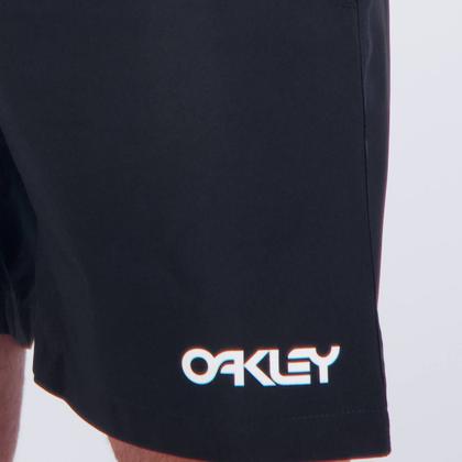 Imagem de Bermuda Oakley Essential Trunk Preta