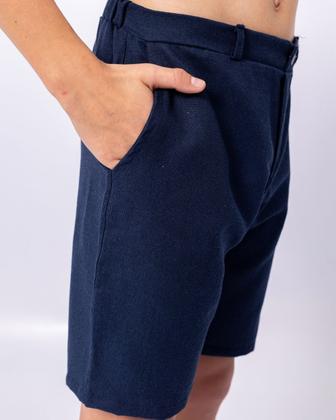 Imagem de Bermuda Social Sarja Masculina Juvenil com Bolsos Frontais, Elástico no Cós Traseiro, Botão Frontal e Braguilha Não Funcional