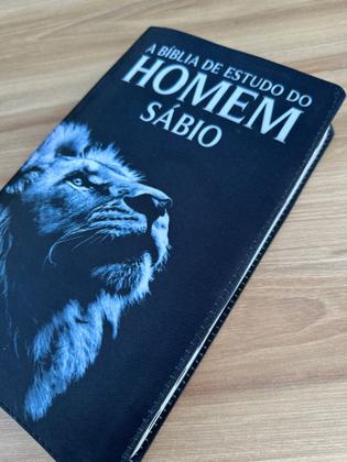 Imagem de Bíblia Do Homem Sábio Leão Holográfico de Estudos  Com Harpa E Corinhos indice