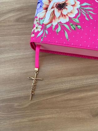 Imagem de Bíblia Ester com Pingente no fitilho + Capa transparente Com Harpa E Índice Letras Grandes