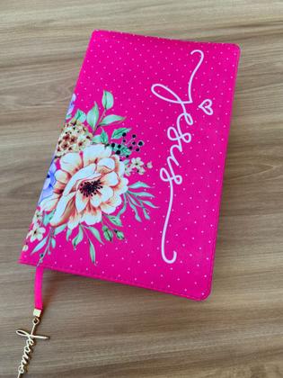 Imagem de Bíblia Ester com Pingente no fitilho + Capa transparente Com Harpa E Índice Letras Grandes