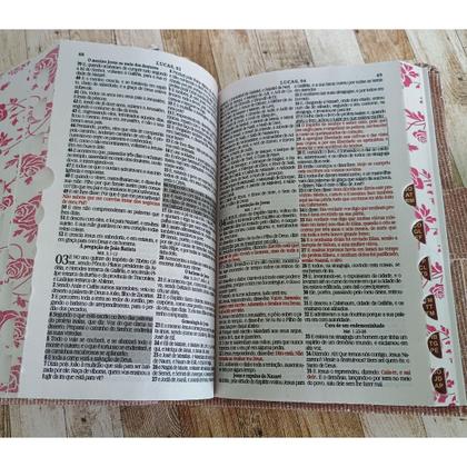 Imagem de Bíblia Feminina Média com Harpa Palavras de Jesus em Vermelho - Glitter com Botão Magnético