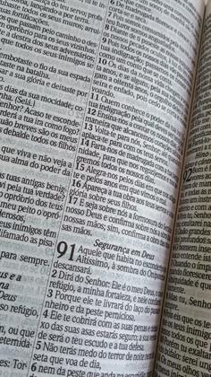 Imagem de Bíblia Feminina Perolada Glitter Letra Gigante com Harpa e Capa Protetora