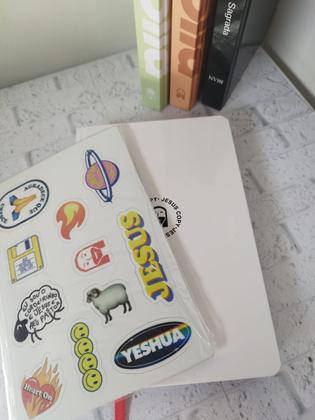 Bíblia Jesus Copy Sticker NVI Letra Normal PJV Capa Dura Branca Imagem de Bíblia Jesus Copy Sticker NVI Letra Normal PJV Capa Dura Branca