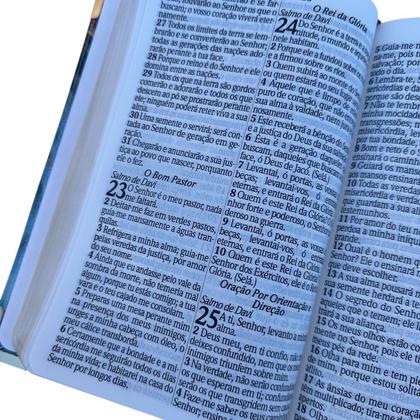 Imagem de Biblia Leão Glitter branco com borda Dourada ARC com Harpa
