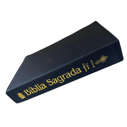 Bíblia Letra Gigante Versão NTLH Nova Tradução Linguagem de Hoje Fácil Simples Luxo Preta Índice Lateral Capa Preta - Evangélica Cristã Religião Imagem de Bíblia Letra Gigante Versão NTLH Nova Tradução Linguagem de Hoje Fácil Simples Luxo Preta Índice Lateral Capa Preta