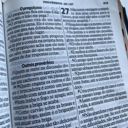 Bíblia Letra Gigante Versão NTLH Nova Tradução Linguagem de Hoje Fácil Simples Luxo Preta Índice Lateral Capa Preta - Evangélica Cristã Religião Imagem de Bíblia Letra Gigante Versão NTLH Nova Tradução Linguagem de Hoje Fácil Simples Luxo Preta Índice Lateral Capa Preta