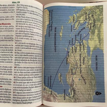 Imagem de Bíblia Letra Hipergigante Feminina e Palavras Jesus em Vermelho com Harpa Cristã de Botão Rosa Verde e Índice Mãe Mulher