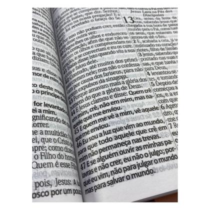 Bíblia Sagrada com Harpa Hiper Gigante ARC Almeida Revista Corrigida Luxo com Índice Capa Almofadada Imagem de Bíblia Sagrada com Harpa Hiper Gigante ARC Almeida Revista Corrigida Luxo com Índice Capa Almofadada