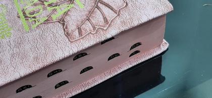 Imagem de Bíblia Sagrada feminina com letra Gigante Harpa e índice lateral - Rosa Claro