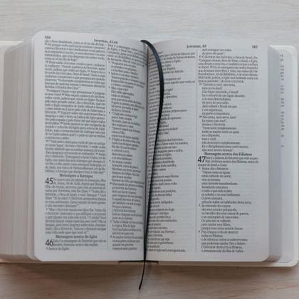 Imagem de Bíblia Sagrada Floresça  NVI  Letra Gigante  Capa Dura