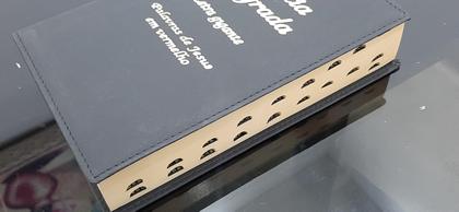 Imagem de Bíblia sagrada gigante harpa cristã evangelica luxo índice feminina mulher mãe presente