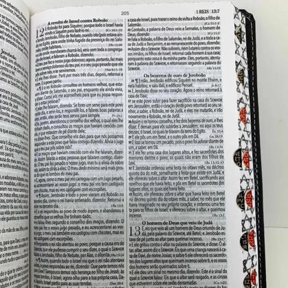 Imagem de Bíblia Sagrada King James 1611 Fiel Com Referências, Profecias Messiânicas E Recursos Adicionais Preta Arabesco