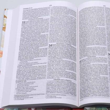 Imagem de Bíblia Sagrada  NVI  Letra Normal  Capa Dura  Florida  Slim Cristã Evangélica Gospel Índice Crente Feminina Mulher