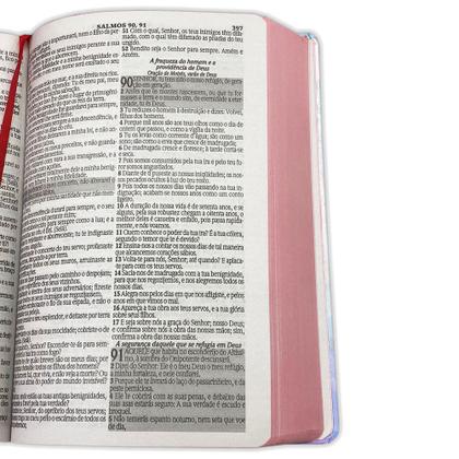 Imagem de Biblia Sagrada Seja Forte e Corajosa - Palavra de Jesus em Vermelho - Capa Dura - Com Harpa.