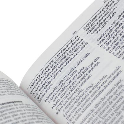 Imagem de Biblia Slim Preta Luxo Naa Media