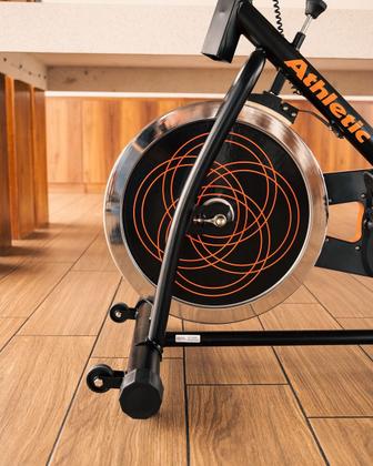 Imagem de Bicicleta Spinning Residencial Athletic Advanced 400BS Usuários de 125kg Conforto Ajustável e Treino Cardio Eficaz