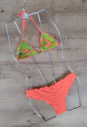 Imagem de Biquíni Cortininha Liso Com Bojo e Calcinha Empina Bumbum