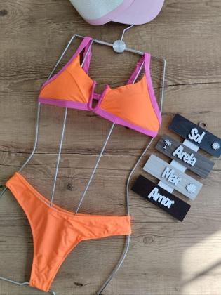 Imagem de Biquíni Decote Aro em V Com Bojo Lisos Calcinha Semi Fio