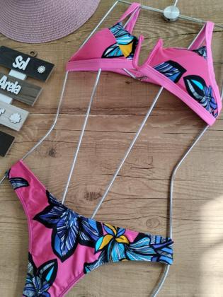 Imagem de Biquíni Decote Aro em V Com Bojo Lisos Calcinha Semi Fio