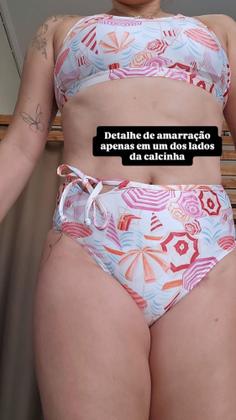 Imagem de Biquini estampado top cropped calcinha hotpant da sol e agua