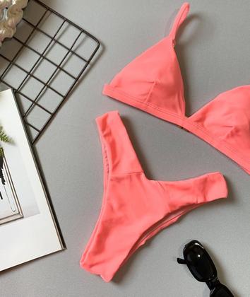 Imagem de Biquíni Feminino Aviador Com Bojo Liso Com Calcinha Asa Delta