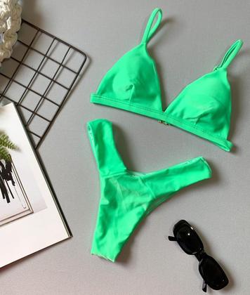 Imagem de Biquíni Feminino Aviador Com Bojo Liso Com Calcinha Asa Delta