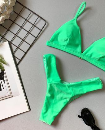 Imagem de Biquíni Feminino Aviador Com Bojo Liso Com Calcinha Asa Delta