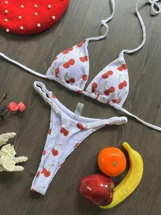 Biquini Feminino com Estampa de Cereja - Conjunto Sexy de Duas Peças Imagem de Biquini Feminino com Estampa de Cereja - Conjunto Sexy de Duas Peças