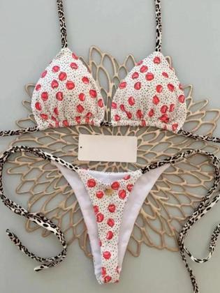 Biquini Feminino com Estampa de Cereja - Conjunto Sexy de Duas Peças Imagem de Biquini Feminino com Estampa de Cereja - Conjunto Sexy de Duas Peças