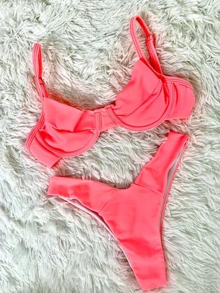 Imagem de Biquíni Feminino Meia Taça Aro Sem Bojo Calcinha Asa Delta