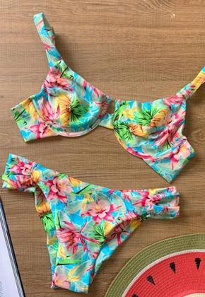 Imagem de Biquíni Feminino Plus Size de Aro Sem Bojo Com Calcinha BomBom e Fio Duplo Estampado