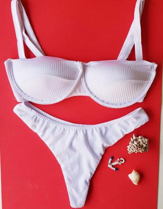 Imagem de Biquini Meia taça com Bojo e Aro Calcinha asa fio dental Branco