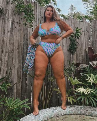 Imagem de Biquíni plus size estampado detalhe v