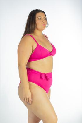 Imagem de Biquíni Plus Size Liso com Bojo V e Calcinha Hot Pant Laço