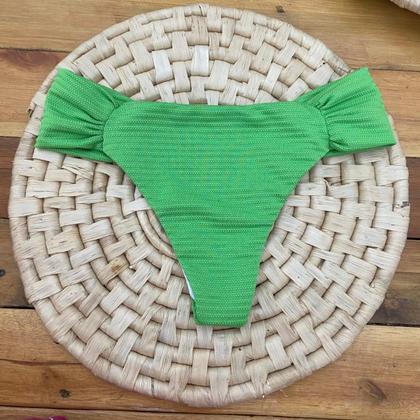 Imagem de Biquíni Retrô Estilo Meia Taça Alça Babado Calcinha Bombom