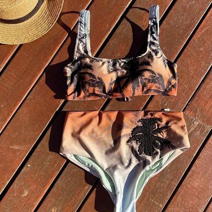 Imagem de Biquini Top camisetinha e Hot pant bordada dupla face Conjunto