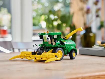 Imagem de Blocos de Montar - Lego Technic - Colheitadeira Colheitadeira de Forragem - 42168 LEGO DO BRASIL