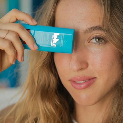 Imagem de Blu Biochronos - Protetor Solar Facial e Labial Em Bastão 15G Fps40 Incolor