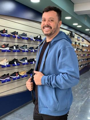 Imagem de Blusa Antiqueda de Moletom 230051 com Capuz e Zíper