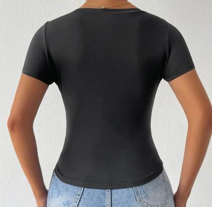 Imagem de Blusa básica feminina baby look manga curta gola v casual