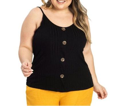 Imagem de Blusa de alça canelada  Plus size com detalhe em botão e bojo para você arrasar no look