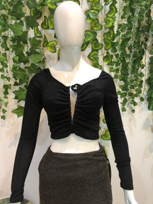 Imagem de Blusa decote profundo liso preto all is love