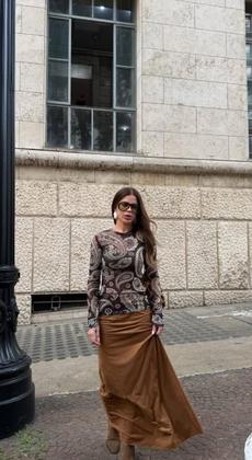 Imagem de Blusa Longa Tule de Malha Transparente e Sofisticada