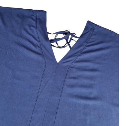 Imagem de Blusa Plus Size Elegante com Decote V e Amarração nas Costas - Tamanhos G6 e G7