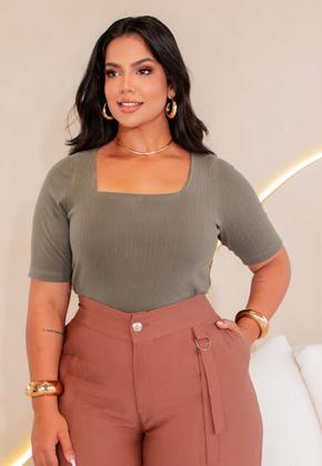 Imagem de Blusa Plus Size Em Malha Soft Decote Quadrado