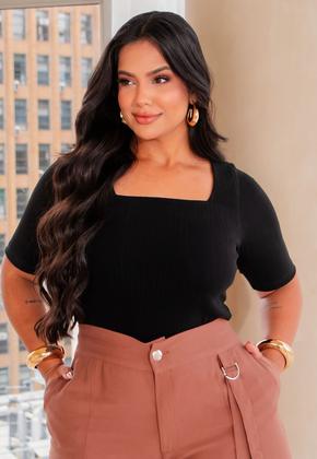 Imagem de Blusa Plus Size Em Malha Soft Decote Quadrado