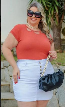 Imagem de Blusa Plus Size Tecido Fino Modelagem Elegante Com Detalhe