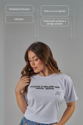 Imagem de Blusa T-shirt com Estampa Exclusiva CUSCUZ É MELHOR QUE MUITA GENTE”