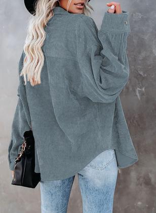 Imagem de Blusão Shacket Dokotoo para mulher em veludo cotelê azul celeste tamanho L